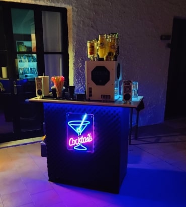 Cocktails selber mixen! Mobile Cocktailbar für Selbstbedienung